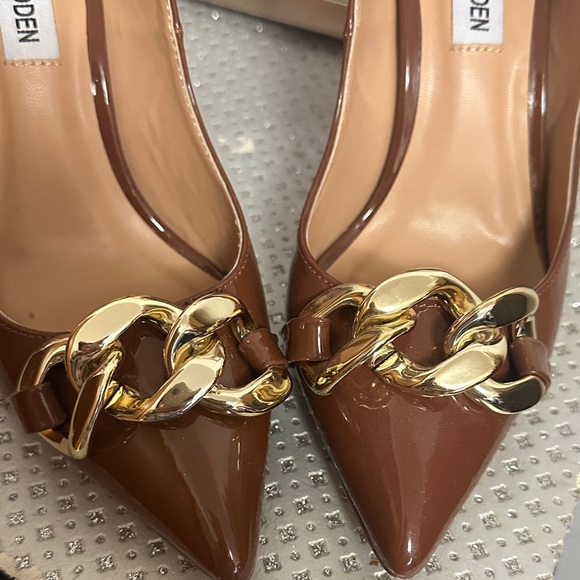 Steve Madden Patent Brown Heels with Gold Accent - Picture 6 of 6